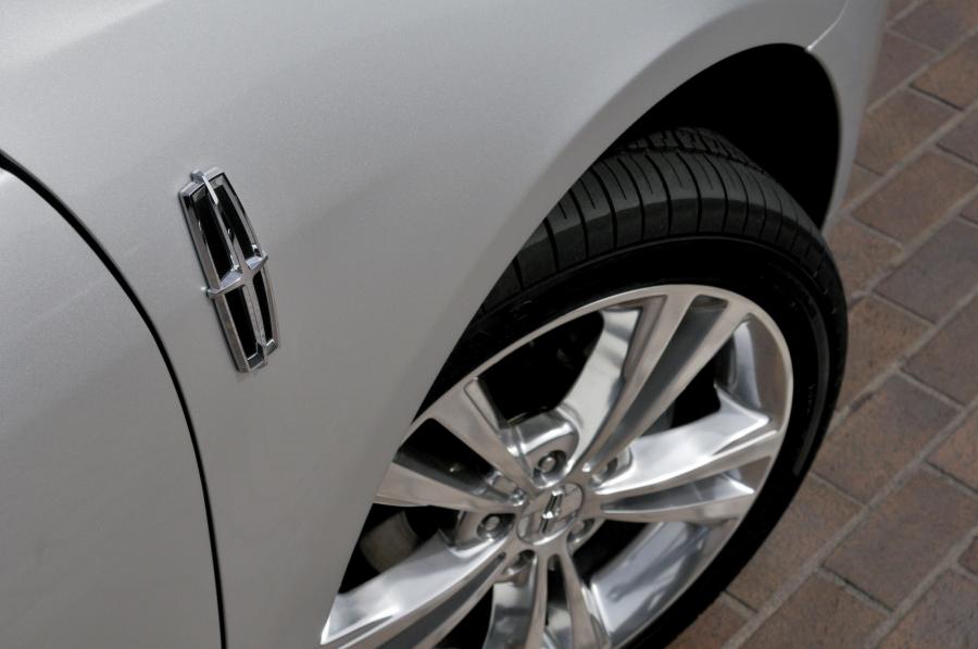  Lincoln MKZ 2010 года  (фото 162 из 211)